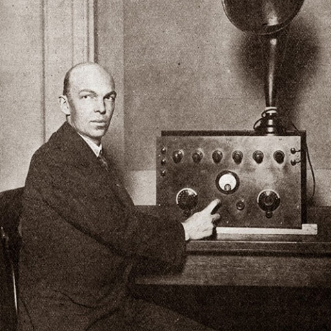 1930s FM Radio